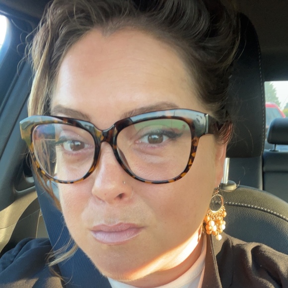 Meet your Posher, Elizabeth - Picture 1 of 1